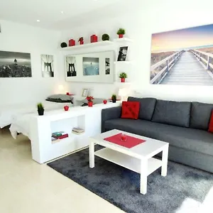  Apartment 1st Lign On The