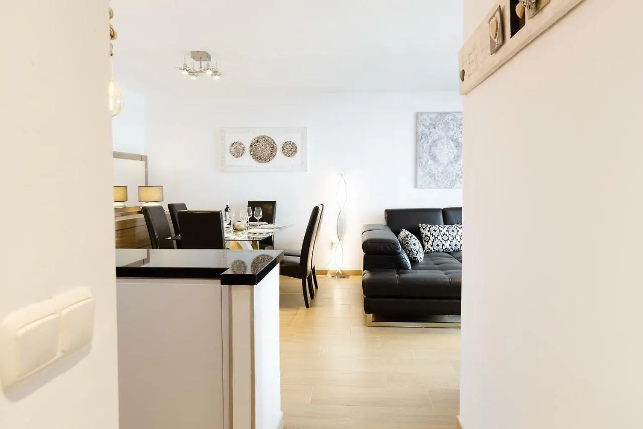 Picasso Daisy Apartment Fuengirola Spain